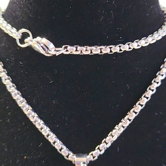 Angel Winged Crucifix Pendent! - Picture 2 of 2